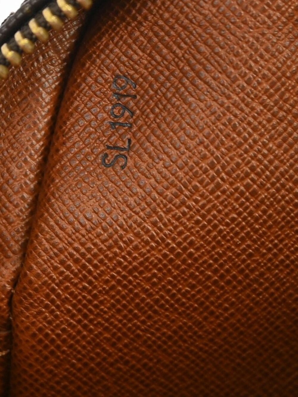 LOUIS VUITTON DANUBE CROSSBODY SHOULDER BAG - Picture 14 of 15